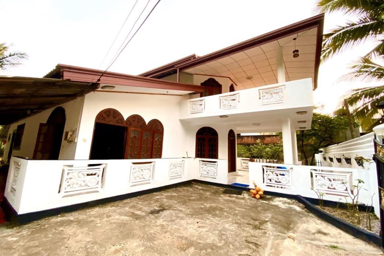 Moragalla Dilu Villa ベールワラ エクステリア 写真